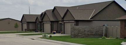 Building Photo - Oak Pointe