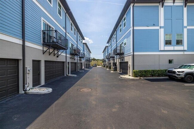 Building Photo - 3120 W Azeele St