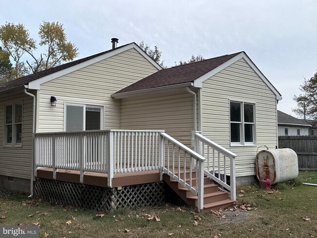 Building Photo - 106 Lee St