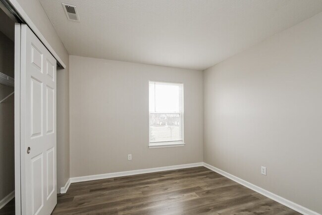 Building Photo - 443 Grabill Dr