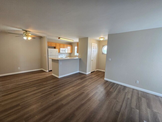 Building Photo - 2987 Juniper Hills Blvd