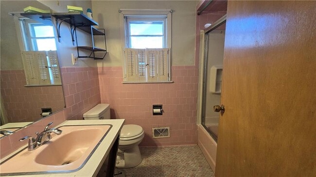 Building Photo - 7 Eliza St