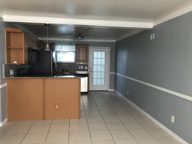 Building Photo - 2/1 first floor condo for rent in Jacksonv...