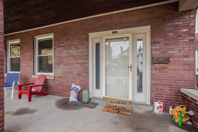 Building Photo - Updated XU Student Rental House