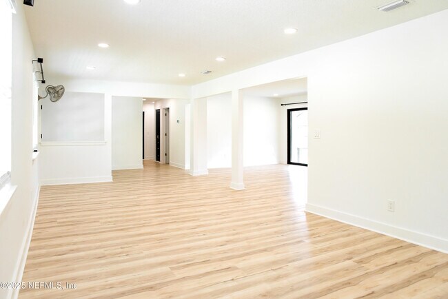 Building Photo - 3165 Creighton Forest Dr