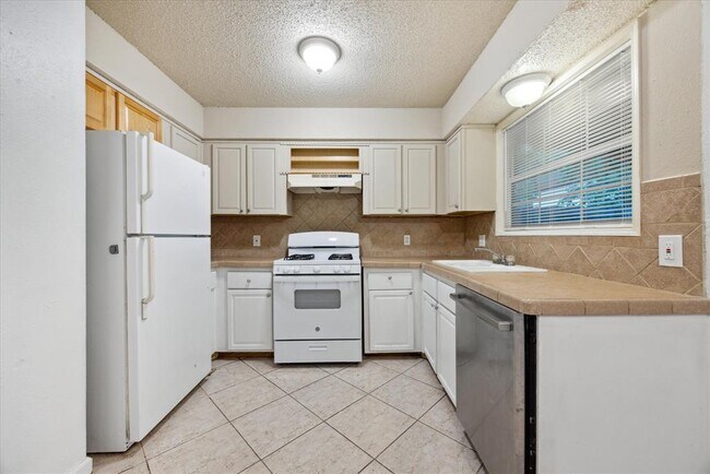 Building Photo - 5108 Lambs Ln