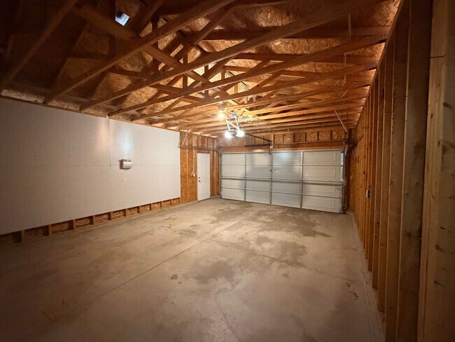 Building Photo - 1627 Hamlet Dr
