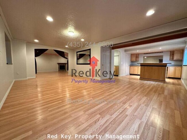 Building Photo - 550 E Single Family Home