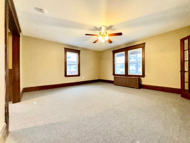 Building Photo - 328 Stevens St