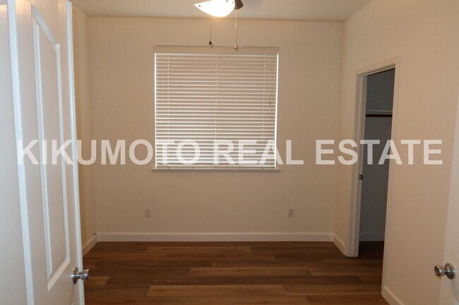 Building Photo - Lakefront 4 bedroom, 3 bath, 3 car  in the Lakeside Community