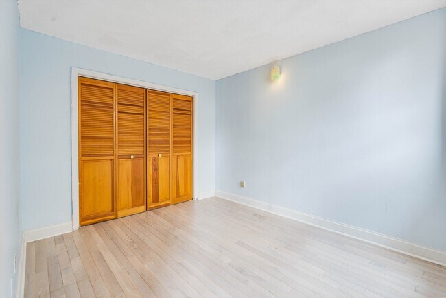 Building Photo - 41 Park St