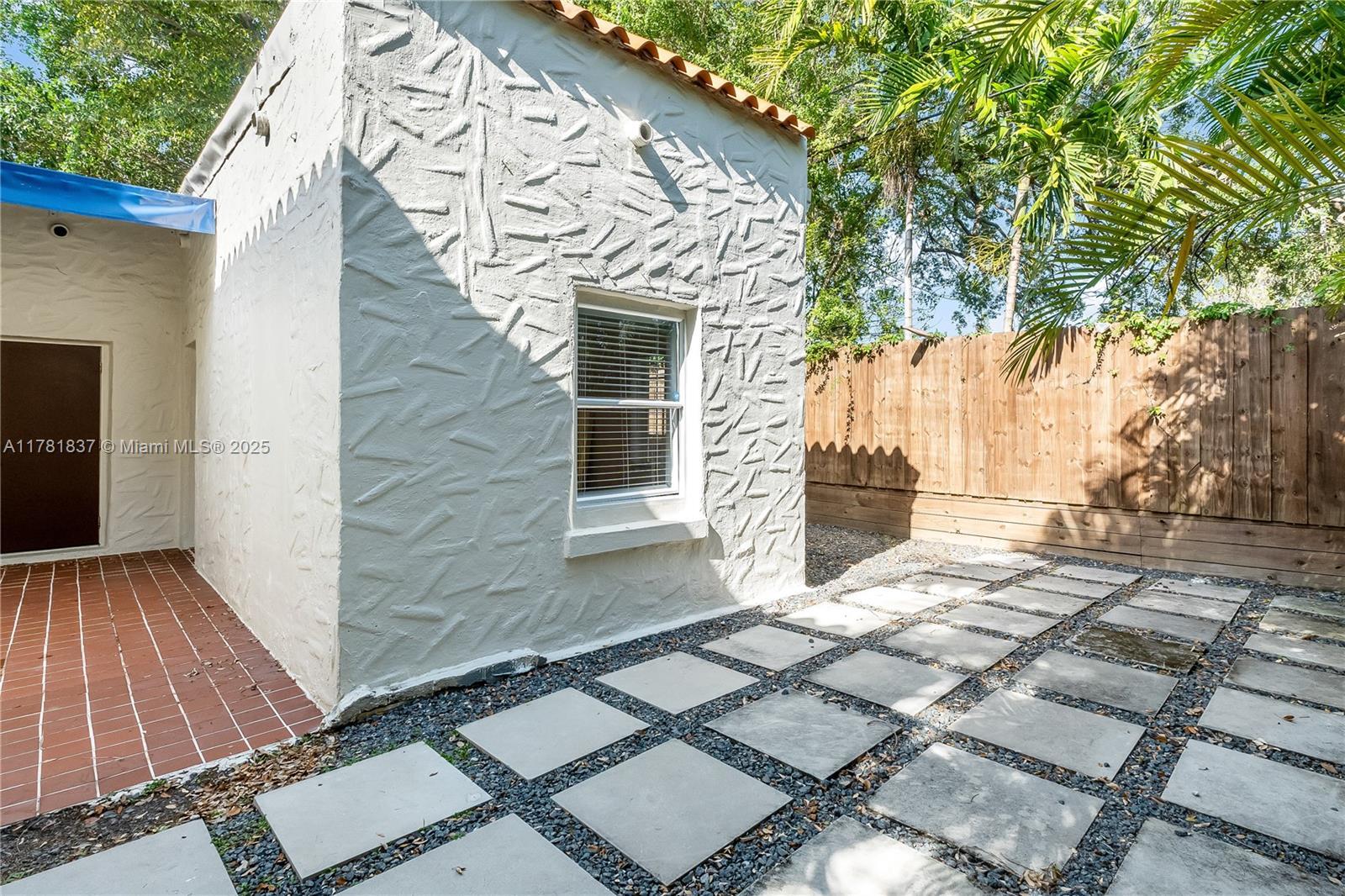 Building Photo - 829 Lorca St