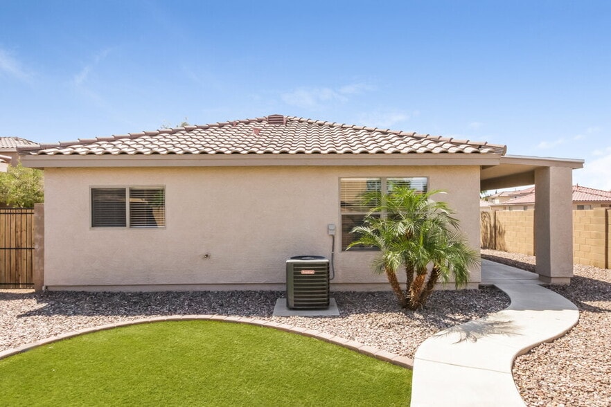 Building Photo - 6079 S Wilson Dr