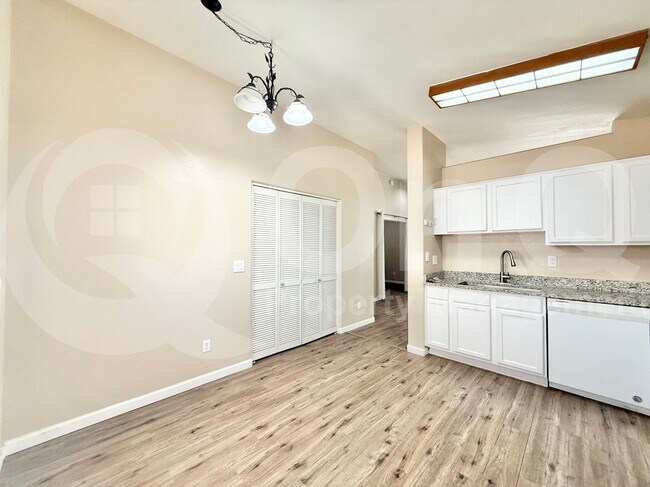 Building Photo - 1793 E Pinto Dr