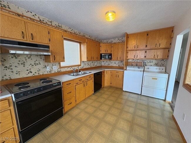 Building Photo - 4622 W Scott Ave