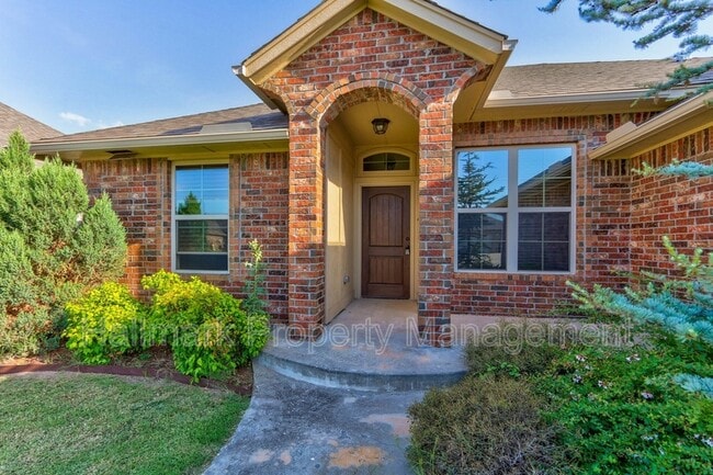 Building Photo - 920 SW 13th St