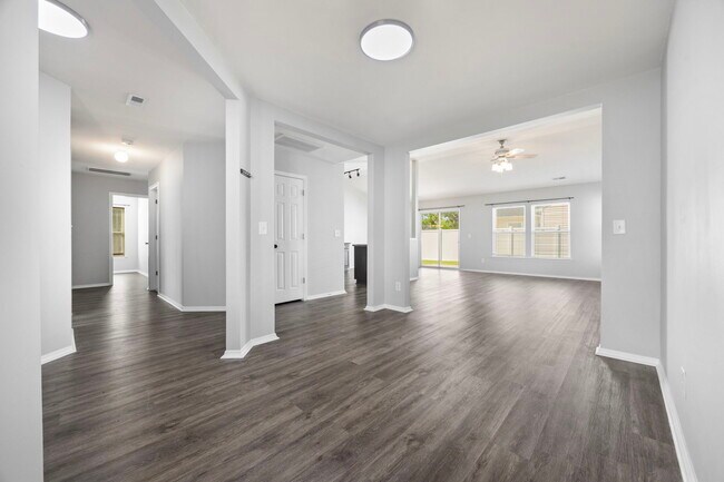 Building Photo - 1006 Post Oak Ct