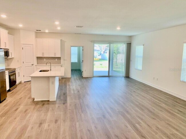 Building Photo - 21475 Seaton Ave