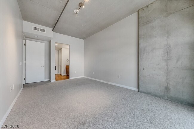 Building Photo - 353 E Bonneville Ave