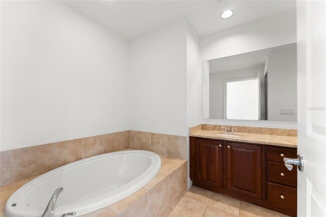 Building Photo - 1209 E Cumberland Ave