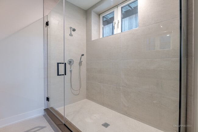 Building Photo - 4021 N Keystone Ave