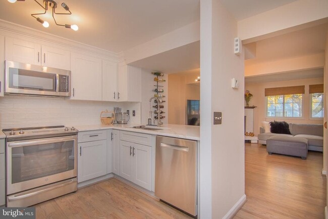 Building Photo - 2858 New Providence Ct