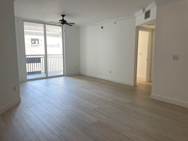 Building Photo - 600 S Dixie Hwy