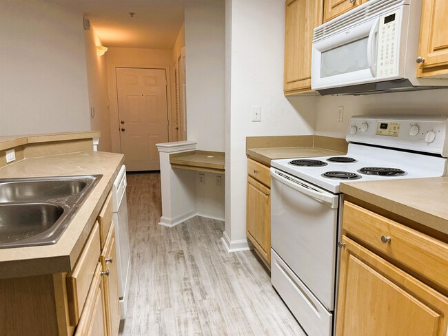 Building Photo - 420 S Villa San Marco Dr