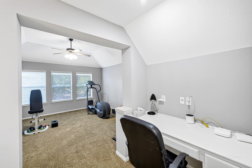 Building Photo - 3719 Kingsburg Ct