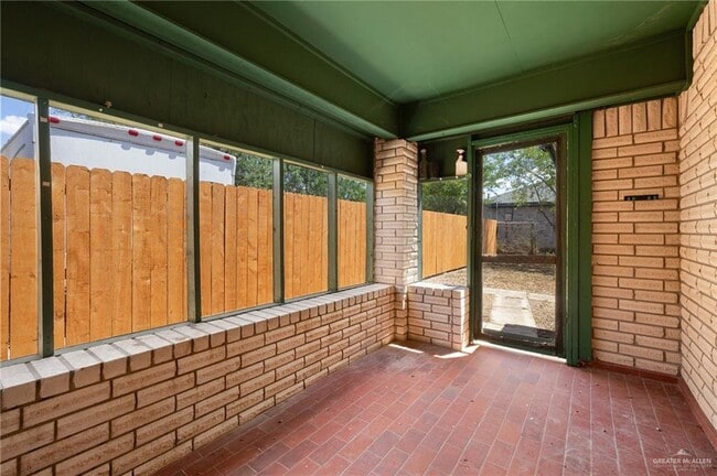 Building Photo - 22 8th