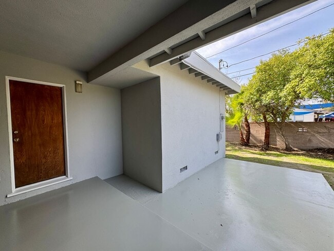 Building Photo - Charming 4-Bedroom Home on a Quiet Tree-Li...