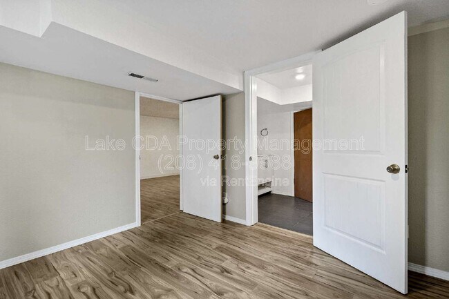 Building Photo - 506 15th St