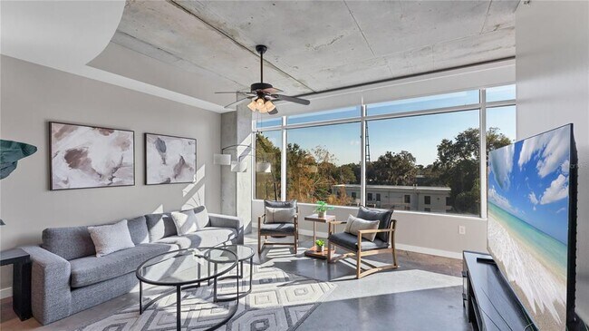 Building Photo - 525 E Jackson St