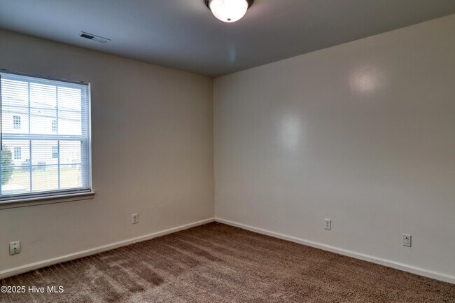 Building Photo - 2322 Indian Dr