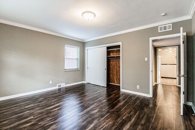 Building Photo - 8301 Delmar Blvd