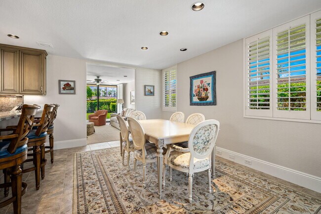 Building Photo - 6 Oxford Ct