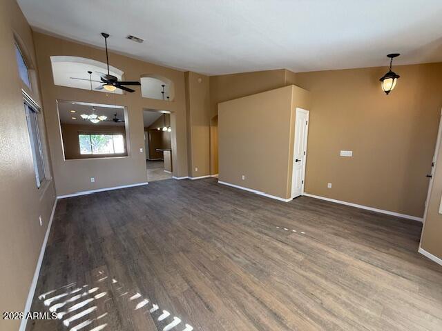 Building Photo - 364 W Thompson Pl