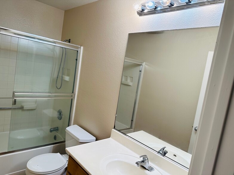 Building Photo - 3729 Seine Ct