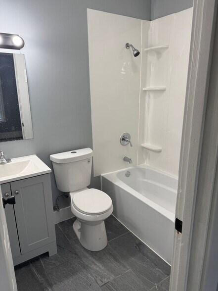 Building Photo - 7722 Park Dr