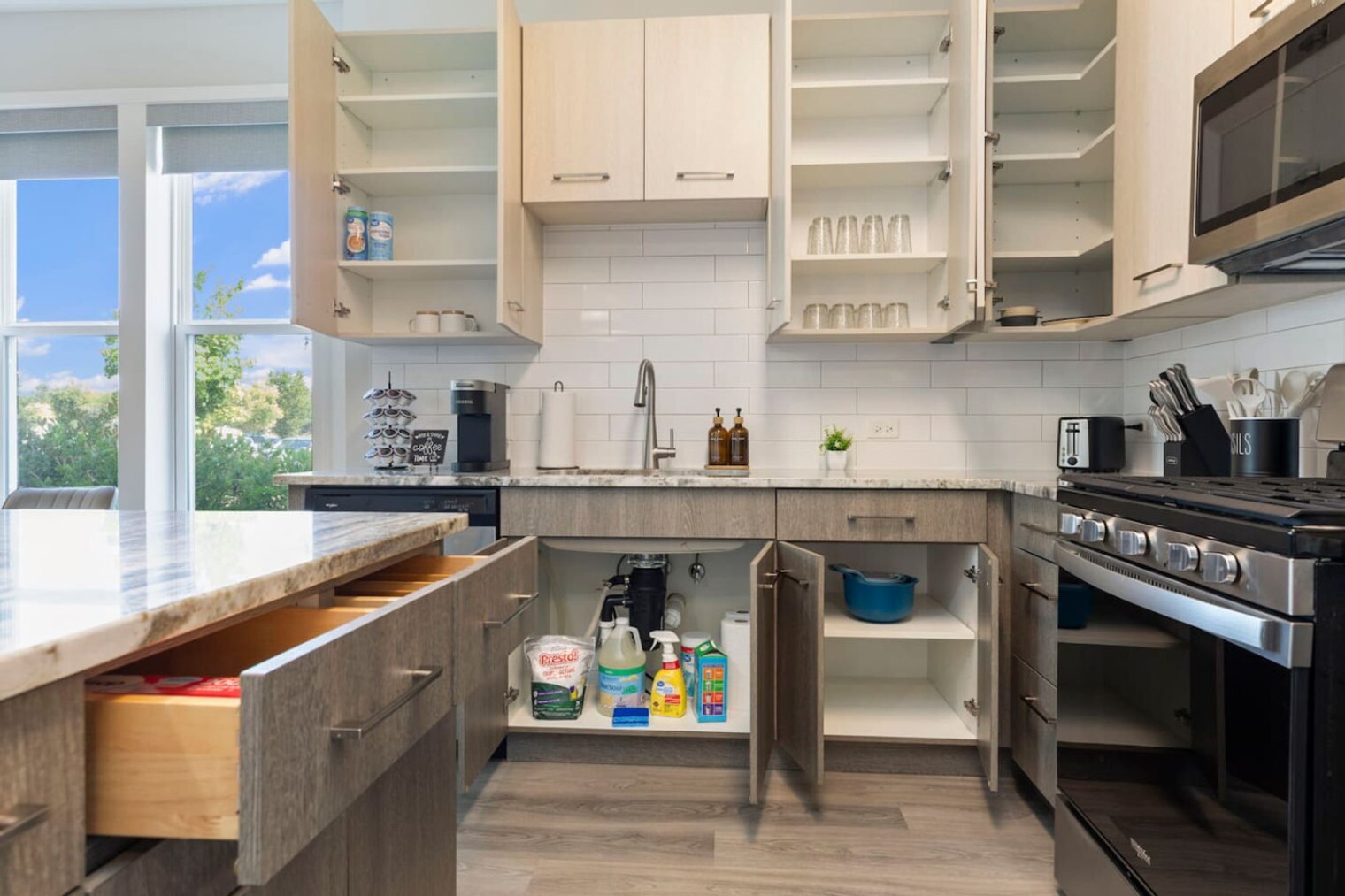 Building Photo - 28294 Ferry Rd