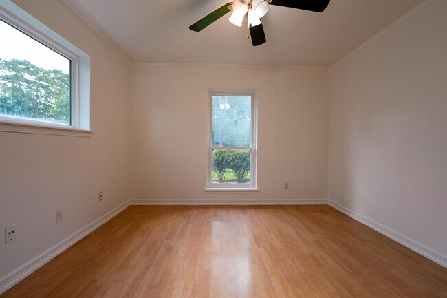 Building Photo - 5814 Old Lodge Dr