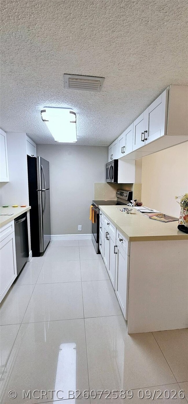 Building Photo - 6339 La Costa Dr