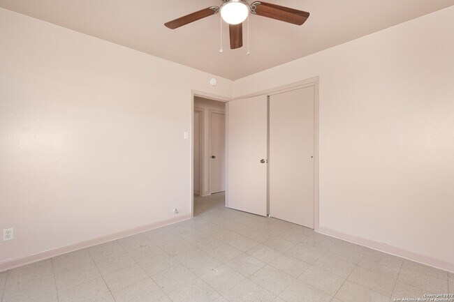 Building Photo - 1603 Peterson Ave