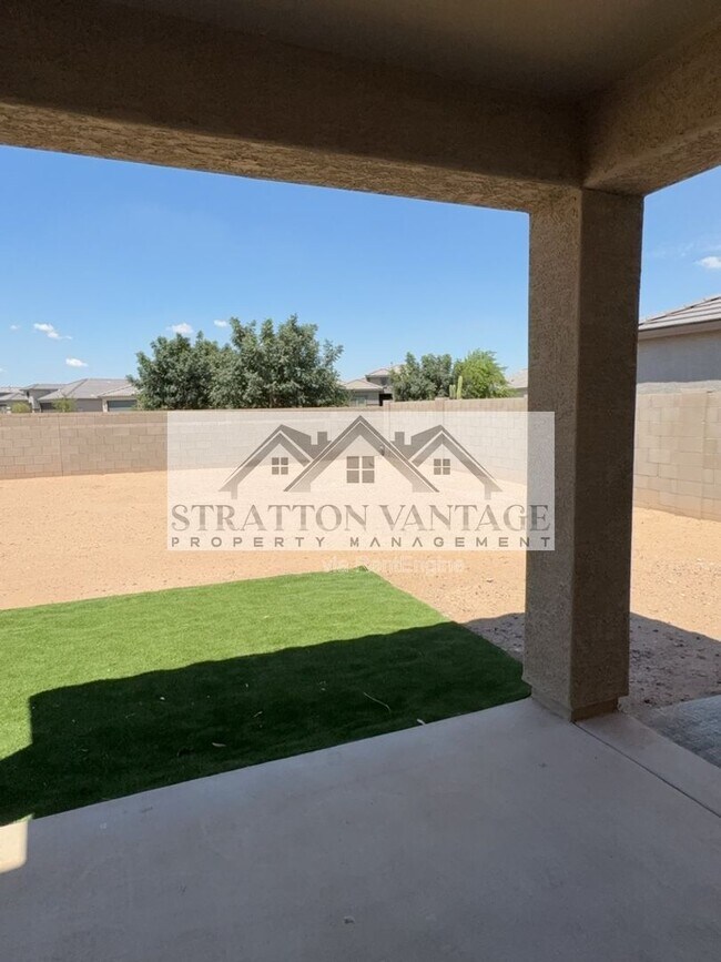 Building Photo - 43620 W Mescal Dr