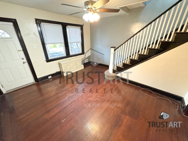 Building Photo - 5719 N Howard St