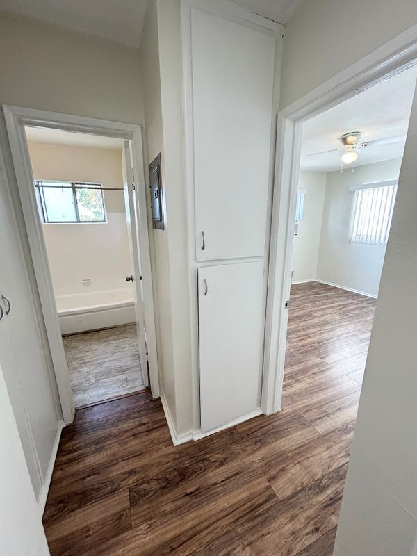 Building Photo - 10237 Commerce Ave