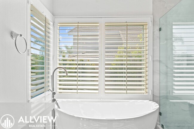 Building Photo - Luxury Living in the Prestigious Guard-Gated Community of Dove Canyon