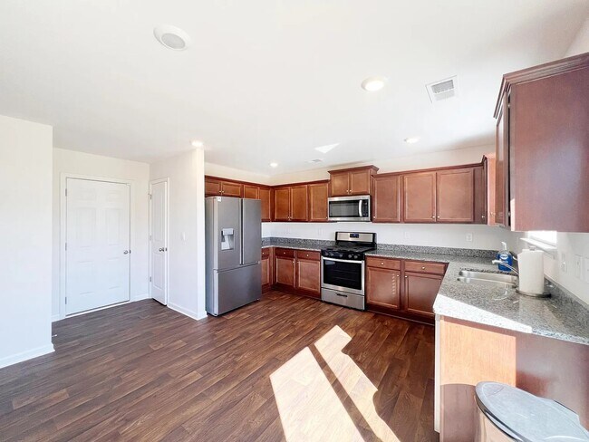 Building Photo - 127 Poplarville Dr
