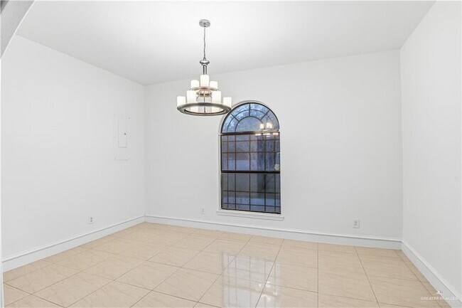 Building Photo - 23790 N Val Verde Rd