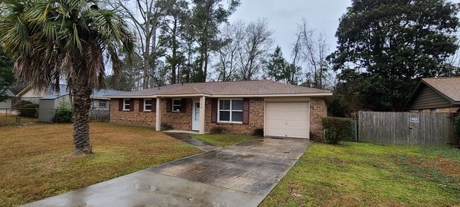 Building Photo - 4 Bedroom home near Summerville High School- (NOT Section 8 approved)